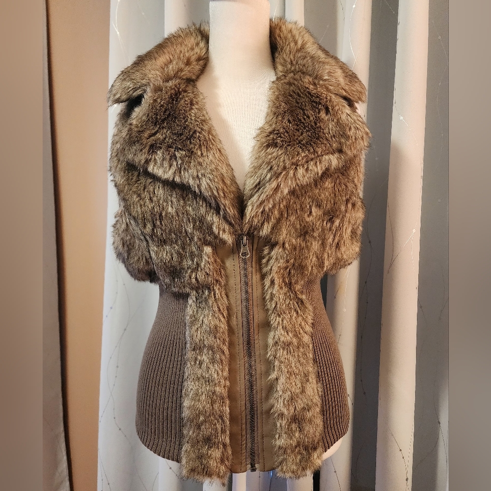 Women's Faux Fur Sweater Vest - Brown